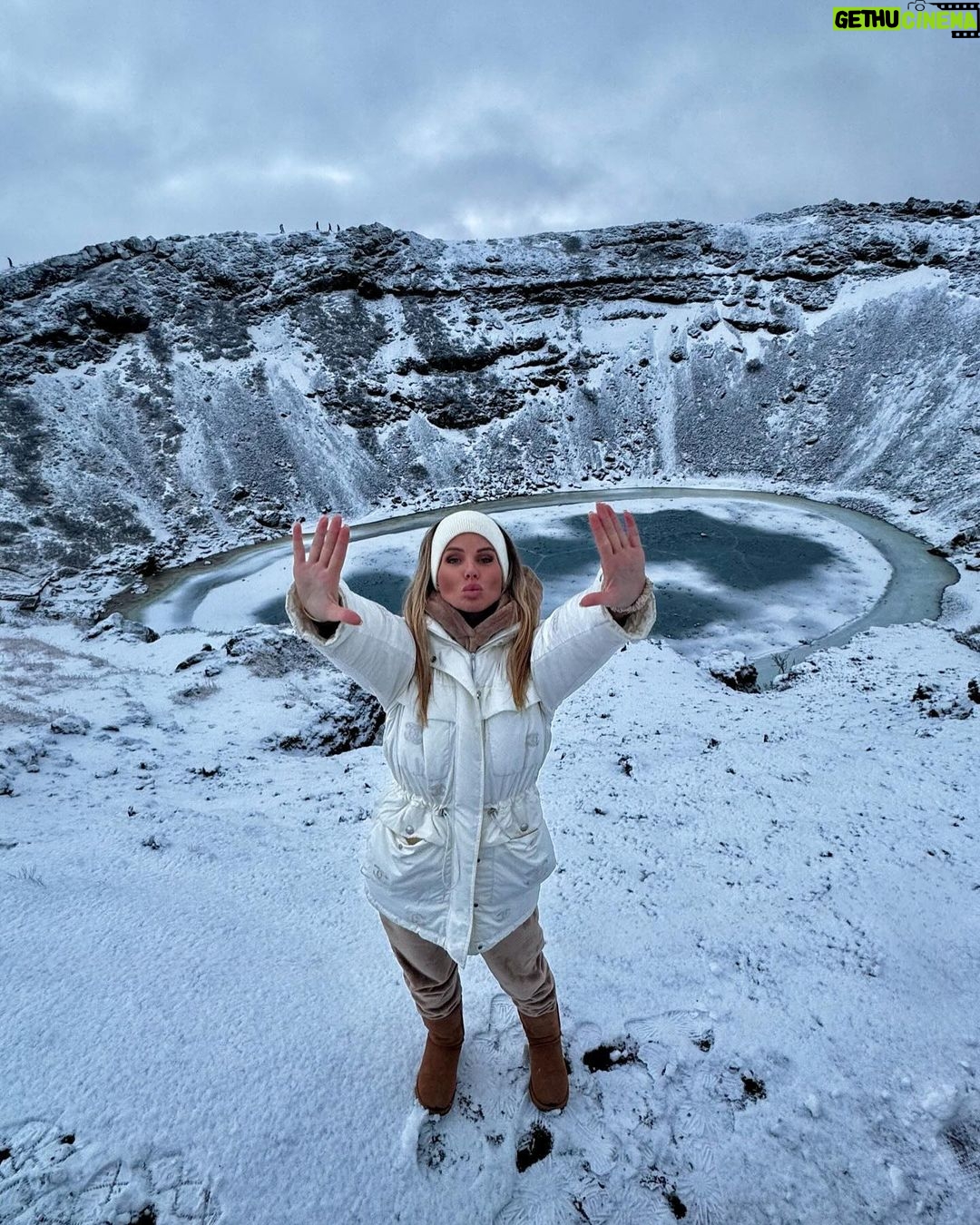 Jessica Thivenin Instagram - Greatful about today 📍Kerid Crater 📍Gullfoss 📍Geysir Golden Circle, Iceland