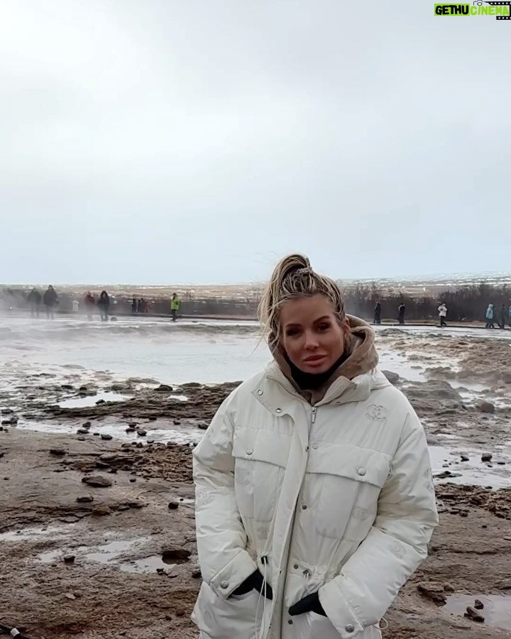 Jessica Thivenin Instagram - Greatful about today 📍Kerid Crater 📍Gullfoss 📍Geysir Golden Circle, Iceland