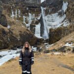 Jessica Thivenin Instagram - Balade à cheval, 📍cascade de Írárfoss Encore une journée magnifique, L’Islande rentre officiellement dans mon top 5 des voyages préférés, la glace, la nature ,le sable noir, les montagnes… paysage à couper le souffle ! Quel est ton plus beaux voyage ? À la base, nous voulions partir au Costa Rica mais @tourlane nous a conseillé de partir plutôt direction l’Islande car en cette saison, le pays est magnifique. Nous avons bien fait de leur faire confiance et nous avons aucun regret sur cette destination où on en prend plein les yeux chaque jour. Je remercie @tourlane pour leur professionnalisme et leurs conseils! si vous avez besoin de vous organiser un voyage, peu importe la destination, je vous recommande vivement de passer par leurs spécialistes de voyage personnalisés. Vous avez un devis gratuit et avec mon code promo: JESSTHIB200, vous bénéficiez de -200 € sur votre voyage. Collaboration commerciale
