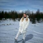 Jessica Thivenin Instagram - I C E L A N D 🇮🇸 Ce n’est que le début et pourtant nous en prenons déjà plein la vue. ÉTAPE 1 nous sommes a 📍Reykjavík. pour ce voyage, nous avons fait confiance à @tourlane spécialiste en ligne des voyages personnalisés. Avec mon code: JESSTHIB200 vous bénéficiez d’un devis gratuit et de -200 € sur votre voyage. Collaboration commerciale Reykjavík, Iceland