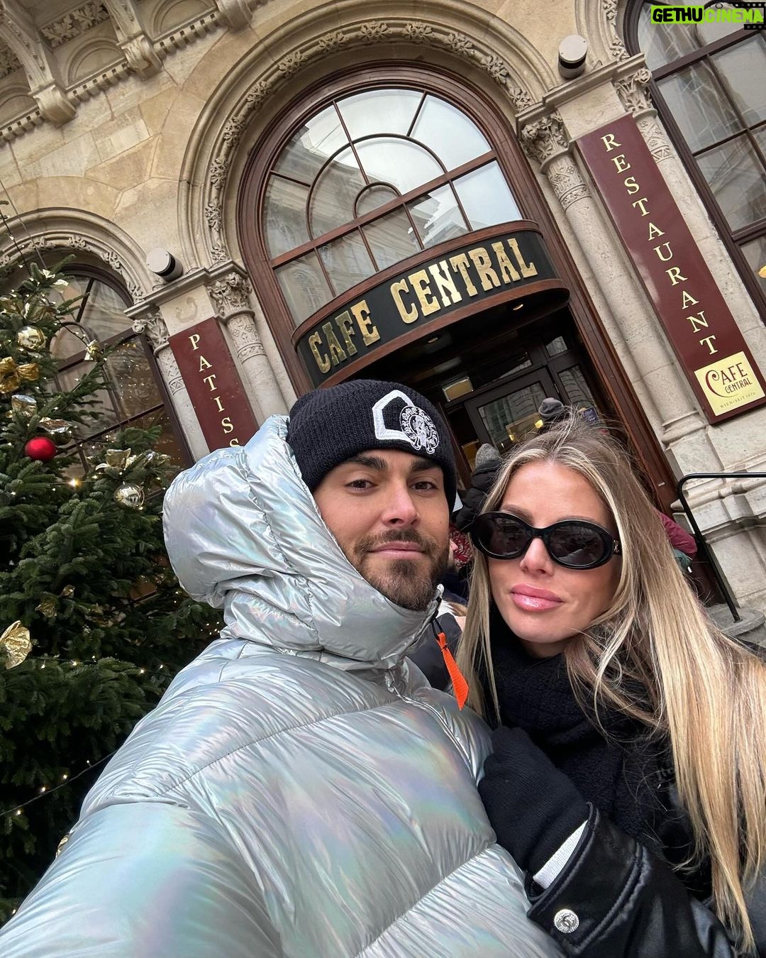 Jessica Thivenin Instagram - V I E N N A 🇦🇹♥️ Vienna, Austria