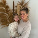 Jessica Thivenin Instagram - It’s MY BIRTHDAY 🎈🎂 🎉 34 ans le temps passe trop vite! Bientôt 10 ans que je partage ma vie avec vous ! Je vous remercie à tous d’être là au quotidien , c’est vraiment avec beaucoup d’amour que je partage avec vous mon évolution, ma vie … je suis tellement comblée d’amour et de bonheur, merci à mon mari, mes enfants, ma famille, mes amis , mes copains et vous Merci je vous aime ! ♥️