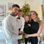 Jessica Thivenin Instagram - Nous vous souhaitons, un Joyeux Noël 🎄🎅🏼 En espérant que vous avez profité de vos proches. On vous embrasse fort! ♥️ La famille Garcia ✨