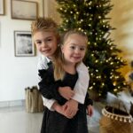Jessica Thivenin Instagram - Nous vous souhaitons, un Joyeux Noël 🎄🎅🏼 En espérant que vous avez profité de vos proches. On vous embrasse fort! ♥️ La famille Garcia ✨