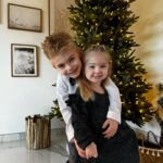 Jessica Thivenin Instagram - Nous vous souhaitons, un Joyeux Noël 🎄🎅🏼 En espérant que vous avez profité de vos proches. On vous embrasse fort! ♥️ La famille Garcia ✨