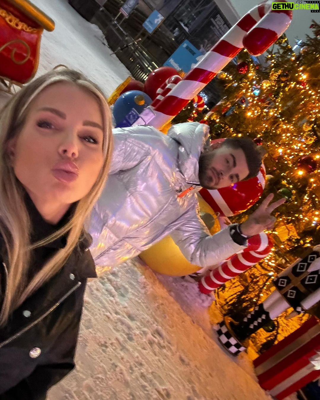 Jessica Thivenin Instagram - Petit séjour à Courchevel pour nos 5 ans de mariage ♥️❄️ @ecrinblanccourchevel Collaboration commerciale Ecrin Blanc Courchevel