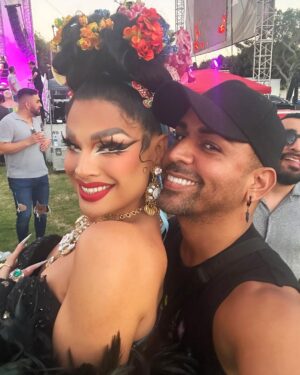 Jessica Wild Instagram - Happy Pride Long Beach Ca🏳️‍🌈😍🌹
Here with my beautiful sister and Host of @dragracemexico The one and the only @allaboutvalentina 
I'm so proud of you Hermana and is always good to see u.Gracias por todo el apoyo que siempre me brindas🥹🌹❤️Te amo!! 
What an amazing time at the Latin stage presented by @clubpapievents 
Arriba Latino America!!!🙌🏽🙌🏽🙌🏽
#mexico🇲🇽 #puertorico🇵🇷 #latinos #rupaulsdragrace #allstars #paramountplus #wowpresentsplus #familia #hermanas