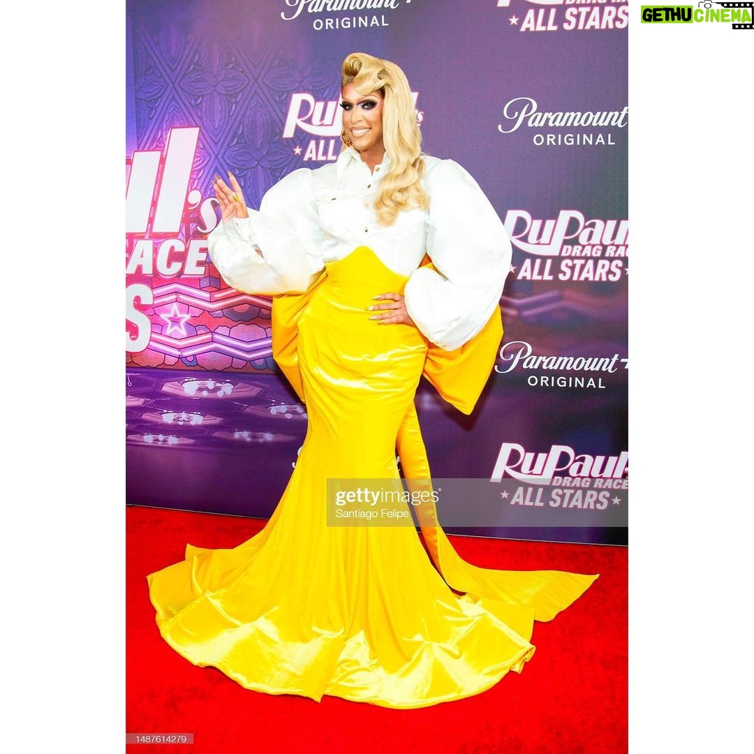 Jessica Wild Instagram - What an amazing night at the @rupaulsdragrace All stars season 8 premiere party in NYC.What a blessing and happiness to be part of this new season of AS😍I am very grateful❤️ 👗 @howiebofficial 💄 @sapphirebeepr 💇♀️ @wigsbyhassoon #rupaulsdragrace #allstars8 #paramountplus