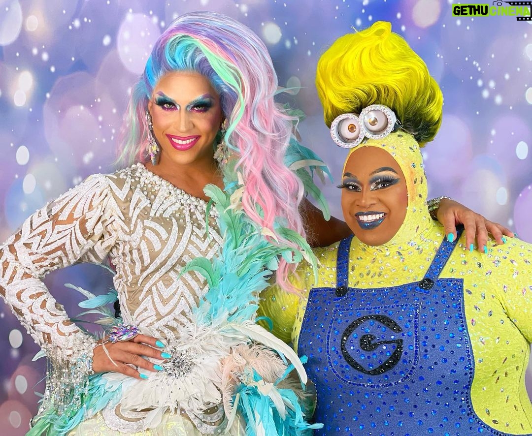 Jessica Wild Instagram - OMG @rupaulsdragcon Weekend It was amazing!!! I want to thank everyone who visited my booth and bought my merchandise.Best of all was giving hugs again🤗 I'm very Thankful❤️ 👗 @myron.morgan 💄 @angelinabeepr @sapphirebeepr #rupaulsdragcon #rupaulsdragrace #family #dragqueen #leyends #sisters Los Angeles Convention Center