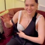Jessie J Instagram – I don’t do ads often (if ever tbh) as you all know. But I do when I actually use and love a product.

So my @elvie pumps were ordered months ago before being asked to collab with the brand, whilst half asleep in the middle of the night and man have they changed my world in this time of breastfeeding. I use them everyday. I leave the house wearing them feeling like a 🦸🏻‍♀️ tbh. People look at me and I’m like “Yep I got 🤖 tits” 😂

I never knew before now how amazing and beautiful but hard and tiring pumping and breast feeding can be on your body, sleep and day to day life. I am a mover, a non sit stiller, a hands on kinda lady. 

Being able to whip them out and put them on anywhere and everywhere is a LIFE saver. Shopping, eating out, even at the doctors these things get used everywhere I go. 🥛 

Thank you @elvie for empowering women and myself to feel great and make it easier to feed our babies on the go because man it’s the best thing in the 🌎 #AD #Therealfeed Pump