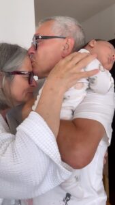 Jessie J Instagram - Video says it all 🥹 Happy Father’s / Grandads day Dad. 🫂 Man I’m so lucky 🏆 He just kept saying “I’m just so happy for you, I know how much you have always wanted this” His 5th grandchild 👑