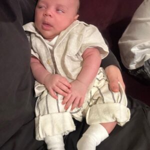Jessie J Instagram - 6 weeks look great on you chunk 

🍼

Last slide got me sending a 
“We need to talk” text 
and also…. 
“You are the best Daddy in the 🌎 I love you”