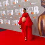 Jessie J Instagram - Last time I walked this red carpet was 10 years go. MAD. Them.. “Can we get a profile shot” Me… “Of what” 🤰🏻 I’ve missed “JESSSAY JESSAAAAAAaaay this way… JESSAAY” 😂 @brits thank you for having me ❤️💃🏻🎈