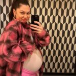 Jessie J Instagram - No makeup no filter and no f***s given for opinions that don’t make me feel good Also the beeps being completely off on the second 🛝 is a mood Do You