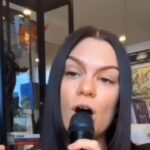 Jessie J Instagram - I hadn’t sung loud or much at all for a while. I go on insta live unprepared to shake out the 🕸 knowing I am exposed with people watching with no where to hide. It’s not to sing the song perfectly, it’s to feel something. 🪂 Thank you @aliciakeys for always writing / singing songs that make me feel 🫶🏻