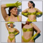 Jessie J Instagram - The way these sets make my itty bitty titties feel pretty 🥹 #savagexambassador @savagexfenty 💚💙🖤