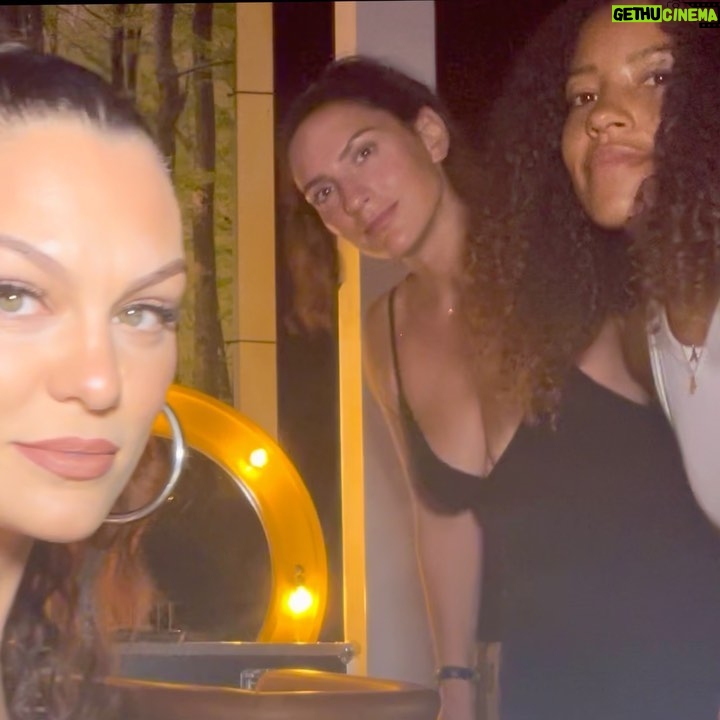Jessie J Instagram - They call us Destinyβs Trial πππ We been doing this together for over 10 years π€ Hair β’ @alishadobson β¨ Styling β’ @madeleinebowdenstyle β¨ Makeup β’ Me ππ»ββοΈ Dressing Room