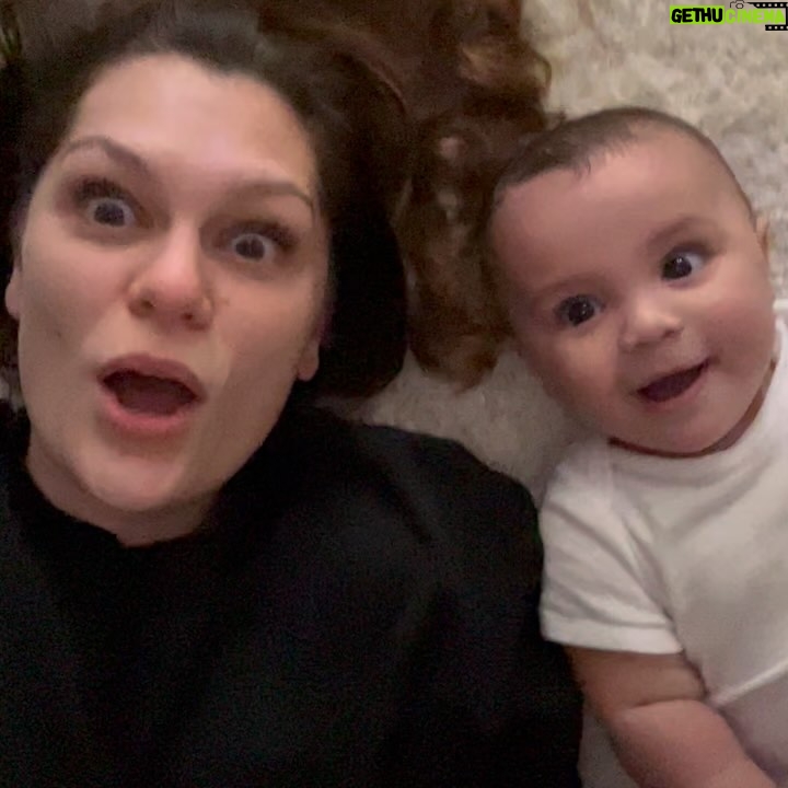 Jessie J Instagram - I think it’s safe to say if there’s one thing I’m SURE of in life at the moment. Is that I struggle when I’m not being open and honest with how I’m feeling. Whether it’s with my family and friends or on here with you lot who care and my fans. So here goes… I’m not myself, haven’t been for a while. I know I will come back and my spark will return. It’s been gone before and returned even brighter. I always know there is sunshine after a storm. I’m just acknowledging that it’s not as strong as it once was right now. This isn’t just about becoming a new Mum, and that also isn’t a valid reason to accept it. (Incase any new Mums feel it might be) 🫂 It’s an accumulation of events and feelings and things that have altered my normal recently. I’m processing it all and taking my time with it. In some of it I am finding so much clarity and joy and in other parts. I am exhausted and sad a lot. What I’ve come to realise is that I need to be in the moment. And this is the moment. So I’m going to be here until it passes. Which it will. Life is 🌊 and a 🎢 I refuse to get off because the ride is a little scary. Last pic is one of my injuries from falling off the stage, a fat 🖕🏻which is fitting as it’s what I do to my brain most days so it knows I’m not f***ing with it feeling like this. Here’s to holding onto the lightening bolts of joy we feel just for a split second when we are sad and holding onto them so they grow. 🪄 Also not me walking off the stage all cocky for my last show of the year, and RAKAKAKAKAKA down the stairs I went. 👍🏻 Honest