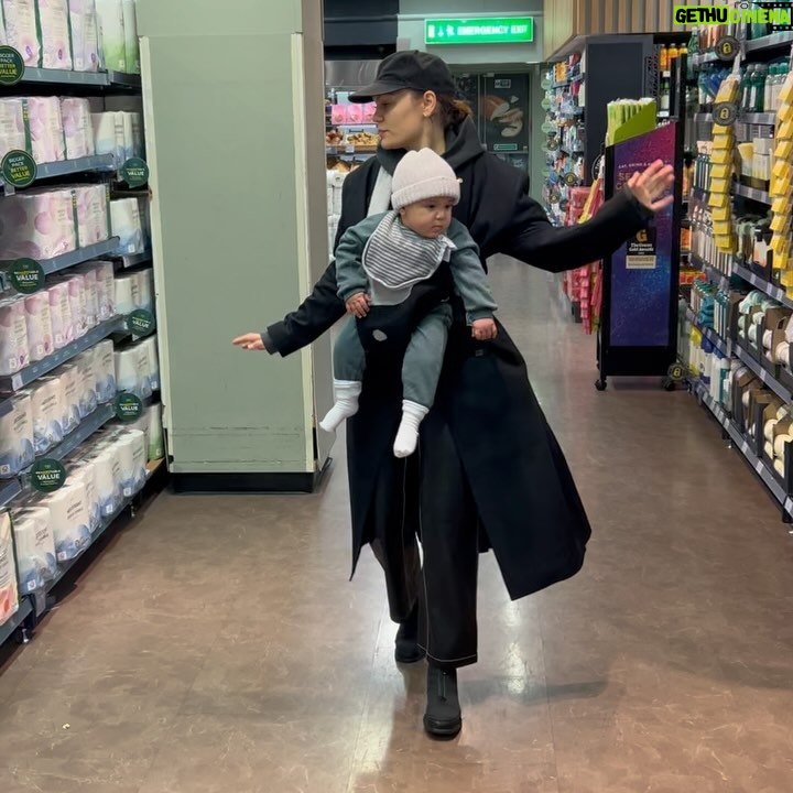Jessie J Instagram - I think it’s safe to say if there’s one thing I’m SURE of in life at the moment. Is that I struggle when I’m not being open and honest with how I’m feeling. Whether it’s with my family and friends or on here with you lot who care and my fans. So here goes… I’m not myself, haven’t been for a while. I know I will come back and my spark will return. It’s been gone before and returned even brighter. I always know there is sunshine after a storm. I’m just acknowledging that it’s not as strong as it once was right now. This isn’t just about becoming a new Mum, and that also isn’t a valid reason to accept it. (Incase any new Mums feel it might be) 🫂 It’s an accumulation of events and feelings and things that have altered my normal recently. I’m processing it all and taking my time with it. In some of it I am finding so much clarity and joy and in other parts. I am exhausted and sad a lot. What I’ve come to realise is that I need to be in the moment. And this is the moment. So I’m going to be here until it passes. Which it will. Life is 🌊 and a 🎢 I refuse to get off because the ride is a little scary. Last pic is one of my injuries from falling off the stage, a fat 🖕🏻which is fitting as it’s what I do to my brain most days so it knows I’m not f***ing with it feeling like this. Here’s to holding onto the lightening bolts of joy we feel just for a split second when we are sad and holding onto them so they grow. 🪄 Also not me walking off the stage all cocky for my last show of the year, and RAKAKAKAKAKA down the stairs I went. 👍🏻 Honest