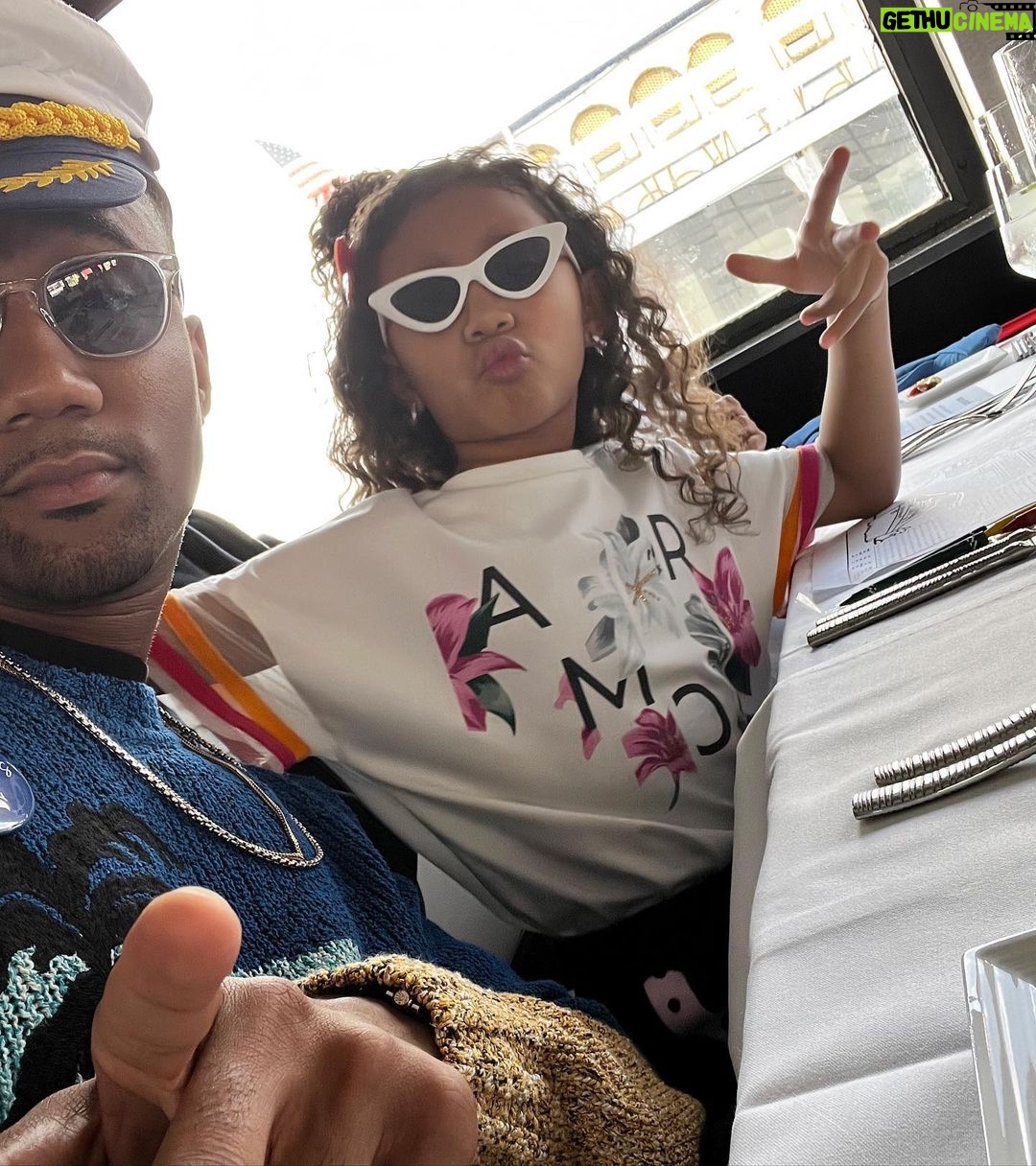 Jessie T. Usher Instagram - Captain && the co-captain 👨🏾✈️👩🏽✈️