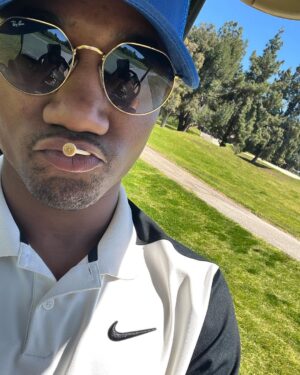 Jessie T. Usher Instagram - been golfing a lot lately ⛳️ link meeee!!! [[slide 3 is nice… but slide 4 thooo 🔥🙌🏾😂]]