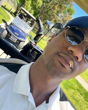 Jessie T. Usher Instagram - been golfing a lot lately ⛳️ link meeee!!! [[slide 3 is nice… but slide 4 thooo 🔥🙌🏾😂]]
