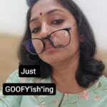 Jhansi Instagram - ఇదిగో డైరెటరు... ఈమెని తొరగా shot కి పిలవ్వయ్యా.. Goofing Between the shots