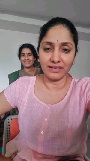 Jhansi Instagram - End పంచ్ నాన్నది అయితే ఆ కిక్కే వేరబ్బా..
ఎదో time pass.. Featuring సరోజ