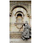 Jhansi Instagram - Intricate ...! Do not complicate.. ! Merge ... !! Do not submerge.... !! Wearing maheshwari saree on the ghats of Narmada... throwback #travelindia #handloomlove