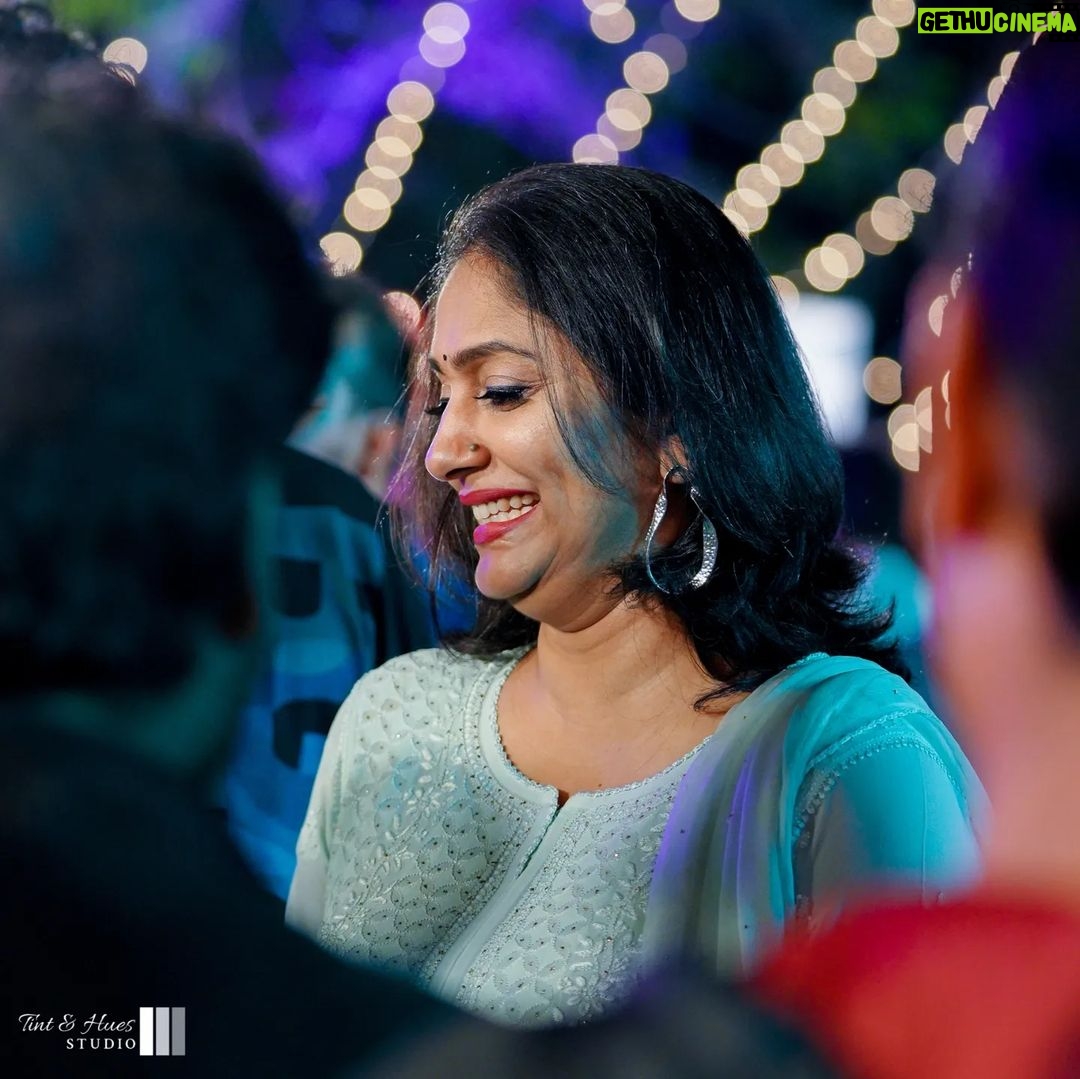 Jhansi - 2.9K Likes - Actress & Anchor @anchor_jhansi garu in
Pareshan Pre release dawath celebrations
@thespiritmedia @southbay.live
#tintandhues #hyderabad #pareshanonjune02 #photooftheday #photogrid #photographer #india #tfi #pareshan #tollywood #spiritmedia #southbay #photogrid #photography #event #prerelease #rana #photo #candid #candidphotography #sonyalpha
