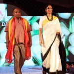 Jhansi Instagram – One of my favorite moments captured.  Throwback to the ramp with the artisan who wove the artsy tale on the hand loom. Proudly wearing a Gadwal silk saree @abhihaara along with #venkatesh netha . Walk with the weaver.
#supporthandloom 
#telanganaweaves 
#gadwalsarees 
#ikkat