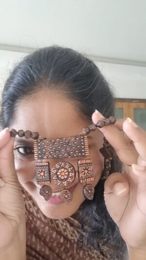 Jhansi Instagram - Trying the trend. Isn't the  @zumkhi terracotta jewelry looking JUST LIKE A WOW.

 
.
.#trendingreels