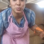 Jhansi Instagram – Passion is my fuel.  My dreams are propelled by hope .
Enjoying The kick of building your own home.
Wattle and daub wall.
Cow dung plaster.
Natural homes
Owners build 
Thanks to @sthala_architects
For supporting me in this dream project