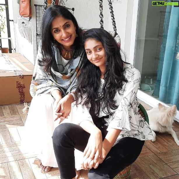 Jhansi Instagram - Gold and bold , Happy birthday, Dhanya. Proud of the human you have grown up into. Happy adulting. #daughtersareblessings