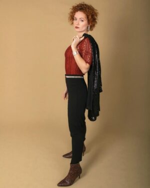 Jiřina Daňhelová Instagram - @reserved 
Styling @j.e._styling 
Make-up @katesulcova 
Šperky @cosstores