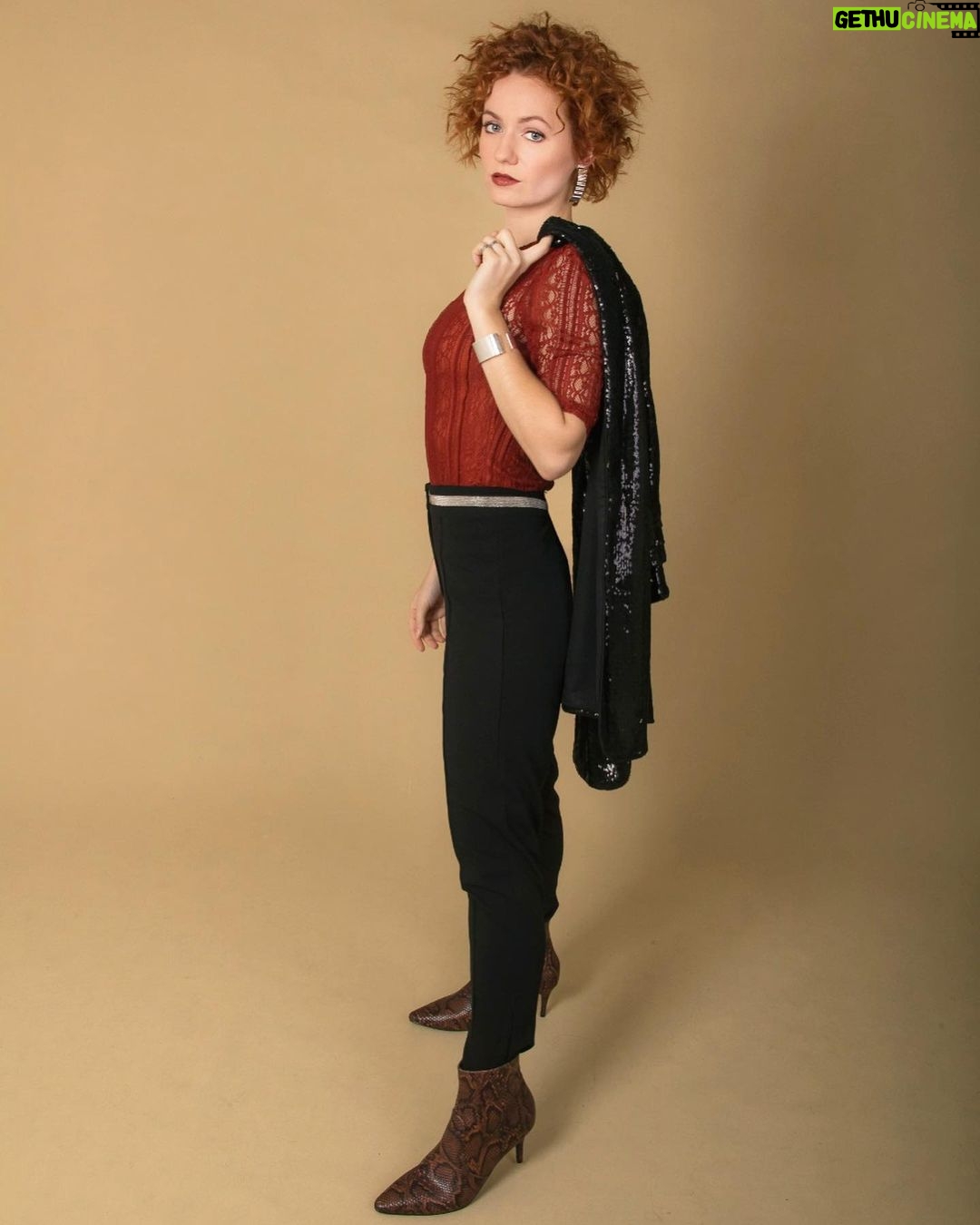 Jiřina Daňhelová - 298 Likes - @reserved
Styling @j.e._styling
Make-up @katesulcova
Šperky @cosstores