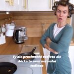 Jiřina Daňhelová Instagram - Devadesátkový dítě v novodobé komunikaci. Přeji krásný léto všem. :)