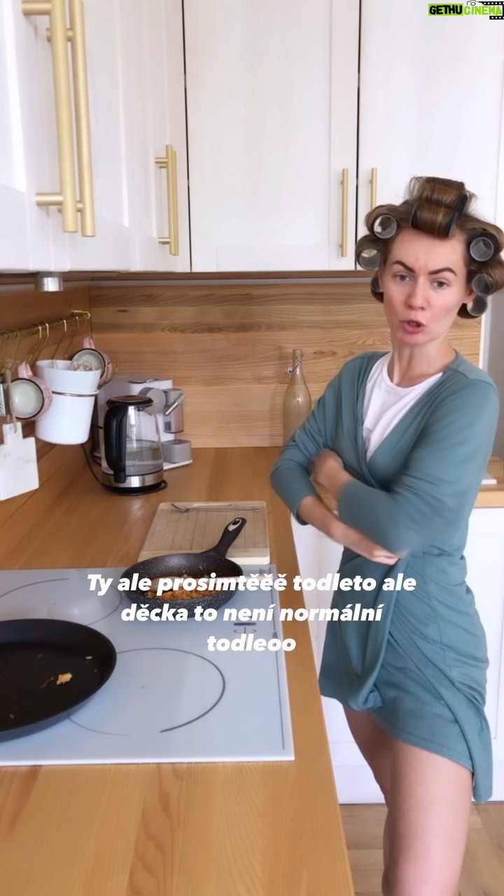 Jiřina Daňhelová - 11.5K Likes - Devadesátkový dítě v novodobé komunikaci.
Přeji krásný léto všem.
:)