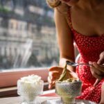 Jiřina Daňhelová Instagram - Drazí moji, jsem si vědoma toho, že vaše pozornost věnovaná mému mnohdy přestřelenému já, si zaslouží daleko víc než jen pěkné obrázky. 🙈 Celá natěšená jsem se dnes vratila k moři, ale ráda bych projevila soustrast všem pozůstalým co musí první prázdninové pondělí trčet v Praze a proto pro vas mám jednu maličkost. Zítra, v pondělí 3.7 máte na všech pražských pobočkách zmrzlinárny @cremedelacremeprague slevu 20% na zmrzku při vyslovení hesla @danhelinda 🤝❤️ Budu mít radost ,když to udělá hezčí den třeba jen dvěma z vás. 🥹 S těmi, co mi do directu pošlou fotku ze samotného @cremedelacremeprague rada povedu seriozní diskuzi o mangu, malině nebo máku. 😈 Přeji vám hezký začátek léta a děkuji vám.❤️ #spoluprace 📷@katerinavasova