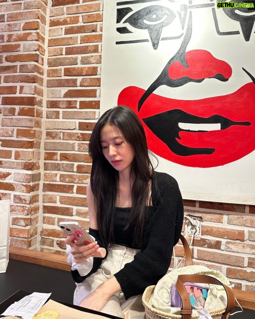 Ji Woo Instagram -