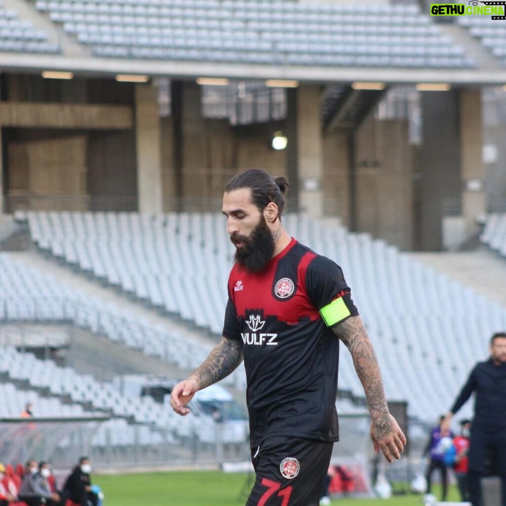 Jimmy Durmaz Instagram - Proud and honored to be captain for this amazing team and players true all the difficults and obstacles we faced before this game we still rise up and make a hell of a performance 🙏🏻🙏🏻🙏🏻 #karagümrük #dmz #jdbeard #beard #gümrük