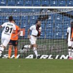 Jimmy Durmaz Instagram - Bravo takim 3 puan ama biz devam ediyoruz !! 🔴⚫️ 3 important points but we keep on going with the hard work 🔴⚫️ #jd #jdbeard #dmz #beardman #karagümrük #gümrük