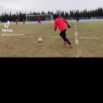 Jimmy Durmaz Instagram - ⚽️❤️shooting practice after the trainingt it was hard to Not score today 🤪🤪 @omerbayram19 bizim köşe nerde 🤔 @aksel.ak sorry it was cold to stay and wait for your turn 🤷‍♂️ #dmz #jd #jdbeard #beard #beardman