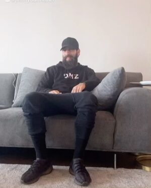 Jimmy Durmaz Instagram - I wish you all a MERRY XMAS🎅🏻🎄 

#dmz #beard #xmas #cristmas #jdbeard #21 #jd #tiktok