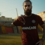 Jimmy Durmaz Instagram - MANTALITE NO: 2 - "Jimmy Durmaz: Türk Asıllı" Mantalite YouTube kanalında. Presented by @vavacarstr Starring @jimmydurmaz Created by @okansaykun Co-Executive Producer: @rehamk DOP: @omerberklii Camera Assistant: @velicanangin Video Edited by: gurkanakkus7 Coloring: gurkanakkus7 Writer: @eneesgl #işbirliği