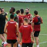 Jimmy Durmaz Instagram - Sevgili Galatasaray’lılar bugün itibariyle aranızdan ayrılıyorum…Başta ; Çocukluk hayalimin gerçekleşmesini sağlayan ve geldiğim ilk günden beri her oyuncuya olduğu gibi bana da Baba gibi yaklaşan Fatih Hocama,yardımcılarına,Bütün takım arkadaşlarıma,Florya personeline ve Büyük Galatasaray taraftarına çok ama çok teşekkür ederim… Bu sevgiyi hayatımın sonuna kadar kalbimin en güzel yerinde saklayacağım… 💛❤️ #galatasaray