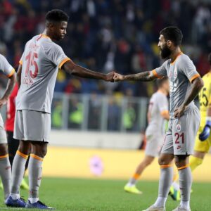 Jimmy Durmaz Instagram - Sevgili Galatasaray’lılar bugün itibariyle aranızdan ayrılıyorum…Başta ; Çocukluk hayalimin gerçekleşmesini sağlayan ve geldiğim ilk günden beri her oyuncuya olduğu gibi bana da Baba gibi yaklaşan Fatih Hocama,yardımcılarına,Bütün takım arkadaşlarıma,Florya personeline ve Büyük Galatasaray taraftarına çok ama çok teşekkür ederim…
Bu sevgiyi hayatımın sonuna kadar kalbimin en güzel yerinde saklayacağım…
💛❤️ 
#galatasaray