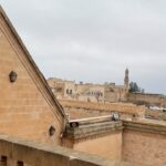 Jimmy Durmaz Instagram - Tarihi,insanları,kültürü ve daha birçok şeyi öğrendiğimiz Mezopotamyanın masal şehri Mardin Midyat’tan sevgiler ✨🫶🏼 Midyat Mardin