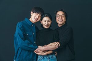 Jin Ho-eun Instagram - 그리움만으로도 사람은 죽을 수 있다. 그런데도 우리는 매일매일 그리워할 기억을 차곡차곡 쌓아가고 있다. 사랑하는 오매라 안녕.