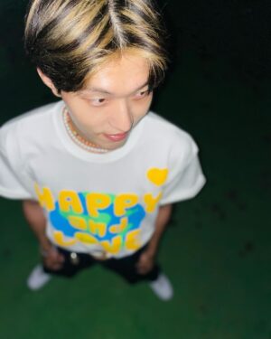 Jin Ho-eun Instagram - 🌏💛🍀HAPPY AND LOVE🌀💚😄